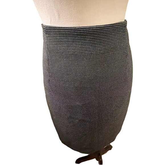 Black and white polka dotted a-line skirt size 10 - Picture 2 of 3